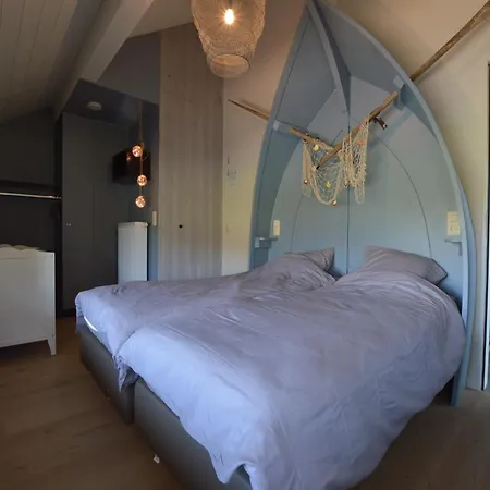 Chic Retreat Near & Fens, Cleaning Included *