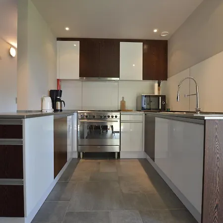 Chic Retreat Near & Fens, Cleaning Included بيت للعطل *